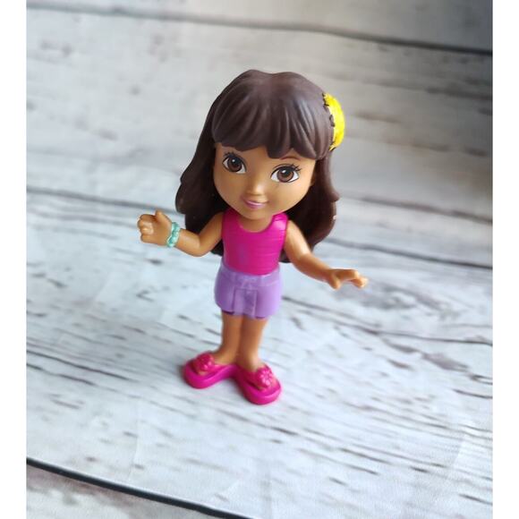 Fisher Price Dora & Friends Playa Verde Cabana Replacement 3" Figure BHT13 - Picture 1 of 6